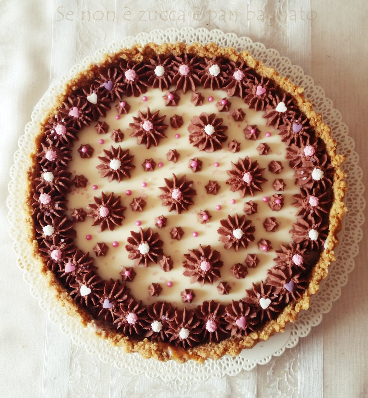 Crostata Senza Cottura con Doppio Cioccolato e Caramello